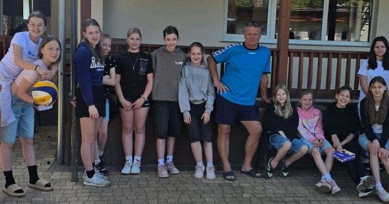 Nasze siatkarki na wycieczce sportowej w Boszkowie koło Leszna 