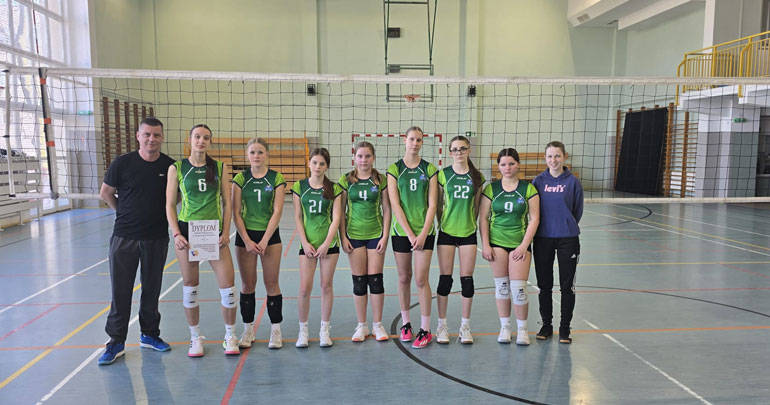 Janowickie siatkarki z awansem do finału strefy jeleniogórskiej 