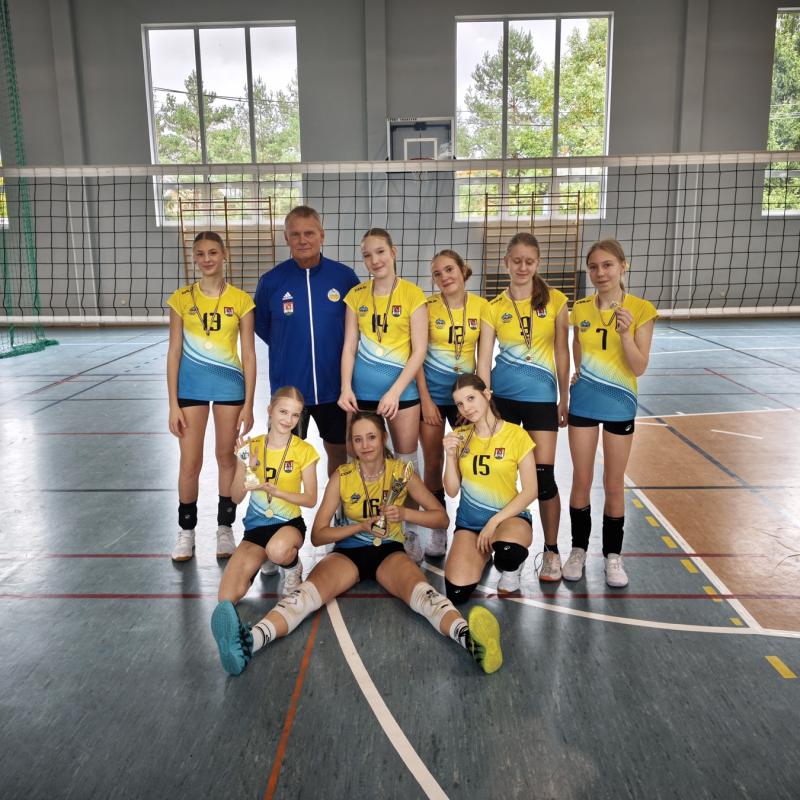 Zwycięstwo naszych młodziczek w turnieju w Starej Kamienicy