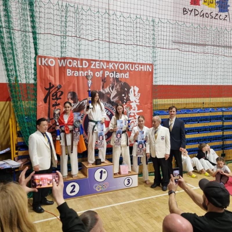 Sukces zawodników Kamiennogórskiego Klubu OYAMA 