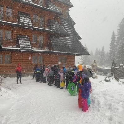 Zimowy obóz karate w górach 