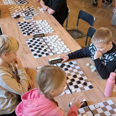 Finał Strefy Jeleniogórskiej w warcabach 100 polowych 