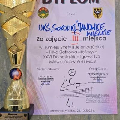 Janowiccy siatkarze brązowymi medalistami strefy jeleniogórskiej 