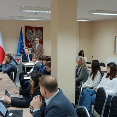  Uczniowie na sesji Rady Gminy Janowice Wielkie