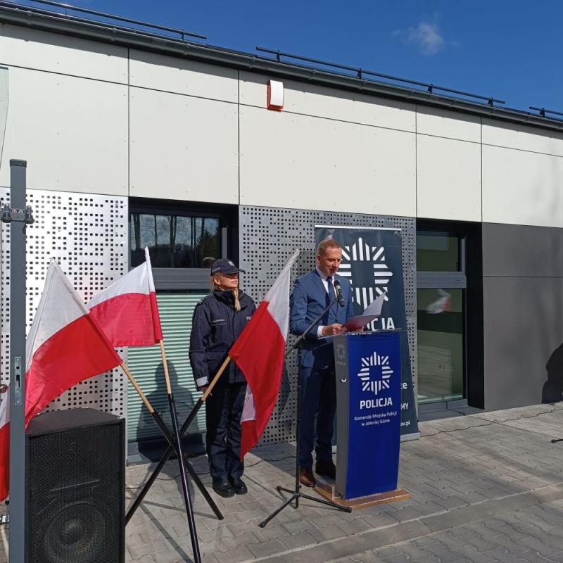 Uroczyste otwarcie posterunku Policji w Janowicach Wielkich 