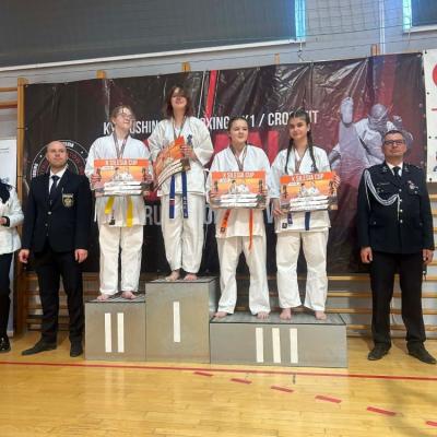 Zawodnicy Kamiennogórskiego Klubu Oyama na podium turnieju Silesia Cup 