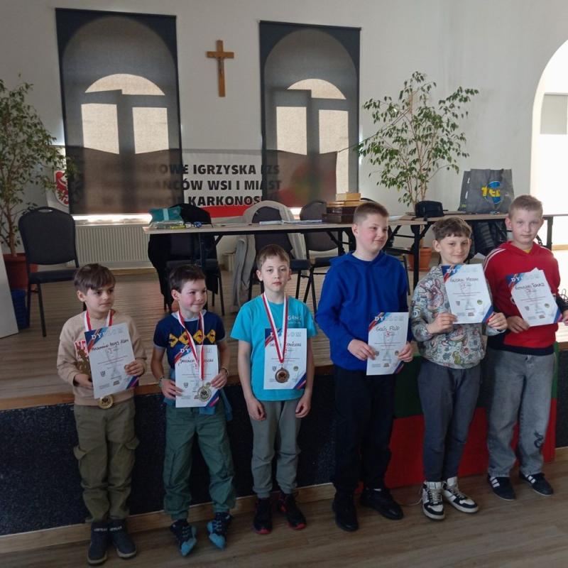 Nasi janowiccy szachiści na starcie mistrzostw powiatu 