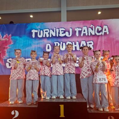 Sukces tancerek z Janowic Wielkich na ogólnopolskich zawodach w Oleśnicy 