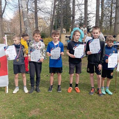 Szkolni medaliści Mistrzostw Powiatu Karkonoskiego w biegach przełajowych 2026