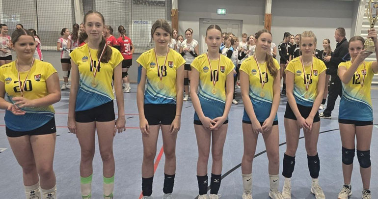 Janowickie siatkarki UKS-u Sokoliki ponownie z wygraną 